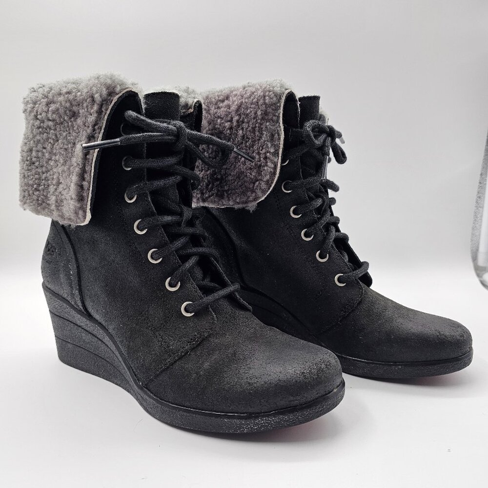 UGG Zea Wedge Boots Black Suede Waterproof Shearling Cuff US 6 (#1003360)